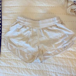 Lululemon Hotty Hot Short 2.5"